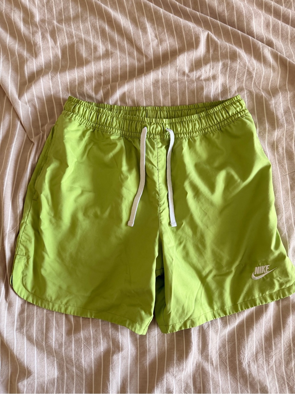Men’s Nike Club Woven Flow Shorts